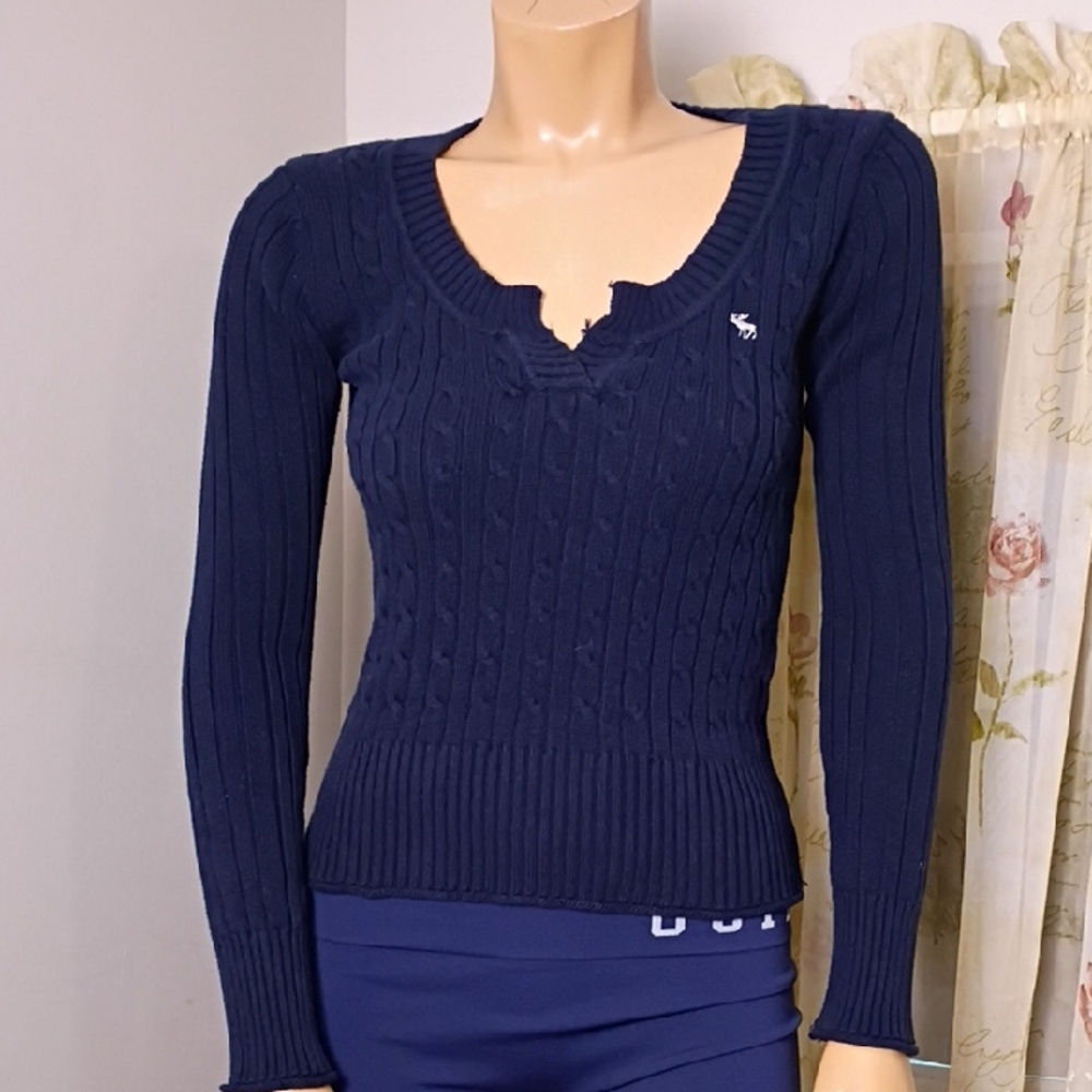 Abercrombie &‎ Fitch Deep Blue V-Neck Sweater